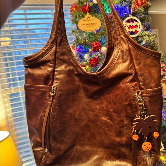 Rough & Tumble Handbags - Rough & Tumble large 7 Pocket Leather Tote Bag